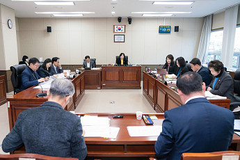 용인특례시의회, 3개구청·미래도시기획국 행감…생활환경·신재생에너지 ‘ 전방위 점검