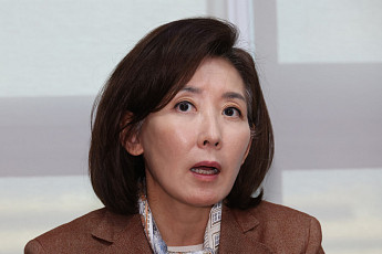 나경원 “李 대통령, SNS로 외교 흔들어…기행 멈추길”