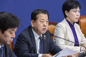 “김동연 도정, 치적예산 퍼붓고 필수복지는 지웠다”…민주당 내부서도 연일 ‘직격탄’