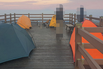 제주 오름서 캠핑족들 불 피워 취사까지…제주도 '특별단속'