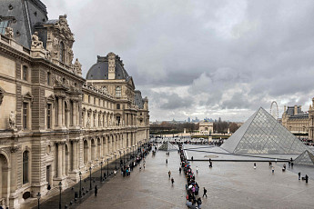 내년부터 루브르 박물관 입장료 10유로 더 낸다…한국 등 비EU 관광객 대상