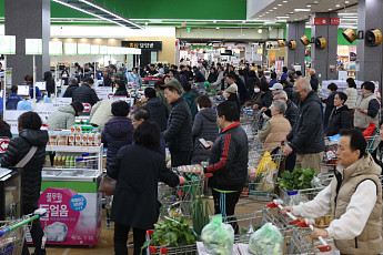 지난달 소매판매 석달만에 증가, 산업생산은 감소 [포토로그]