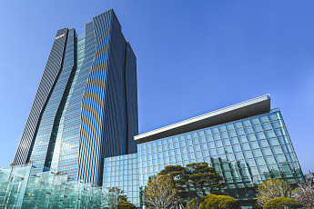 BNK, 8개국 현지직원 초청 '글로벌 위크' 개막… AI 통번역까지 도입하며 교육 수준 강