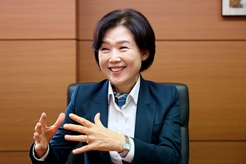 ‘30년 IP 전문성’으로 첫 여성 특허청장 입성...이인실 “딱 내자리, 자신 있었다”[K 퍼스트 우먼⑪]