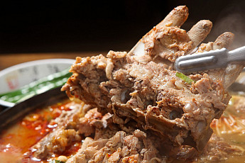 '2TV 생생정보' 오늘방송맛집- 밥 됩니까, 푸짐한 감자탕 맛집 '용○○○○'