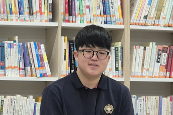 ‘불수능’서 만점 받은 왕정건 군 “요령 없이 매일 공부했어요”