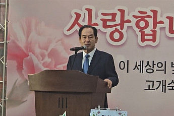 전남 진도군수 행사서 본인 '뇌물수수 혐의' 억울함 해명...주민들 불편