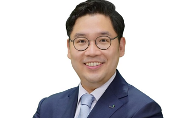 교보생명 오너 3세 신중하 상무, 그룹 'AI 전환' 진두지휘