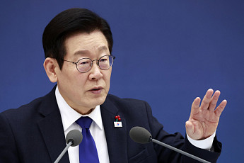 내년부터 아동수당 연령 '만 13세'로 단계적 상향⋯의료급여 '부양비' 26년 만에 폐지 [업무보고]