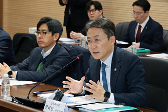 복합지원, 취약계층 70%에 닿았다⋯내년 공공의료·소상공인 확대