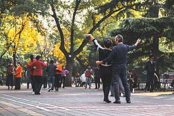 고령화된 아시아, ‘2000조 원대 시장’ 돈의 길 바뀐다
