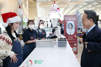 신한금융, 장나라와 유기동물 보호 기부 활동