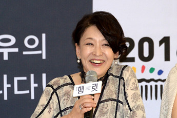 배우 윤석화 오늘 별세…향년 69세