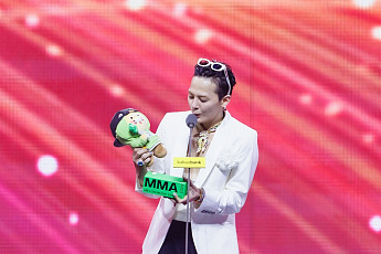 '7관왕' 지드래곤, 'MMA2025' 무대도 달궜다