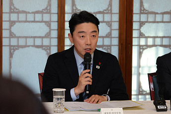 강훈식 