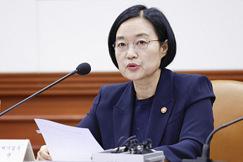 고령화에 흔들리는 중소기업...정부, M&A로 승계 길 연다