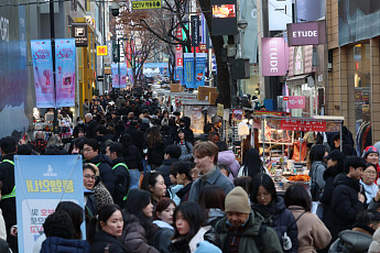 작년 4분기 국내 GDP 성장률 -0.3% '뒷걸음질'⋯연간 성장률 1.0%