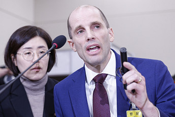 과기부, 쿠팡 ‘3000건 유출’ 주장 반박⋯배경훈 부총리 “3300만 건 이상 유출”