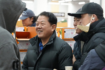 “새벽시장에서 시작된 도전”…‘이재명의 동지’ 김병주, 민생으로 경기도지사 레이스 점화