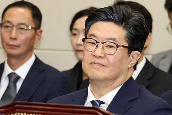 “경영 관여 안 해” 국감 불출석 김병주…홈플러스 이사로 5년7개월 재직
