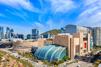 '매출 너머의 책임'… 신세계 센텀시티, 4년 연속 '지역기여도 최우수'