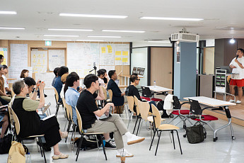 초고령사회가 부른 변화, 위기 아닌 창업 기회로 전환