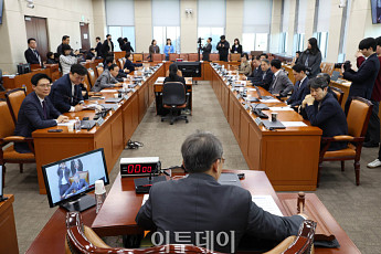 국회 정치개혁특위 첫 전체회의 열려 [포토]