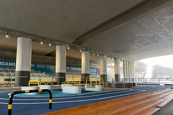 한강 조망하며 달리고 쉰다… 강동구 ‘고덕천 라운지’ 새단장