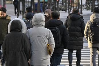 [내일 날씨] 영하 15도 강추위에 출근길 ‘꽁꽁’…서해안·제주 비·눈