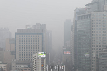 월요일 '황사비' 예고…오후 찬바람 기온 '뚝' [날씨]