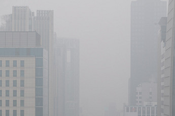 쌀쌀한 월요일 출근길…미세먼지 '나쁨', 마스크 필수 [날씨]