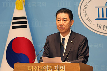 '공천헌금 의혹' 김병기, 6개월 만에 경찰 출석…