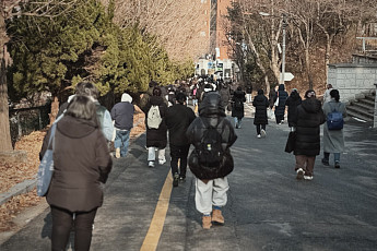 사회복지사 시험에 도전한 AI, “법 지식 어려워”