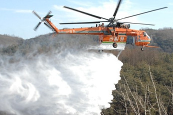축구장 58개 전도 불에 탄 광양 산불....이틀째. 진화율 80％