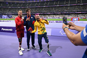 ‘갤럭시Z플립7’ 밀라노 코르티나 동계올림픽 에디션 등판…삼성 올림픽 폰 '역대 최고 명작'은?