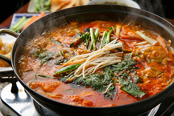 '2TV 생생정보' 오늘방송맛집- 코미디언 김미려 추천! 추어 매운탕 맛집 '행○'