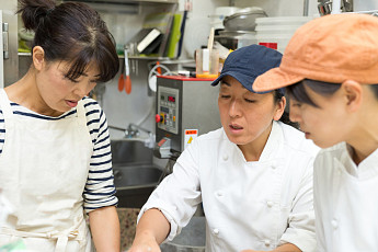 日 일하는 여성 67%, “60세 넘어도 계속 일 원해”