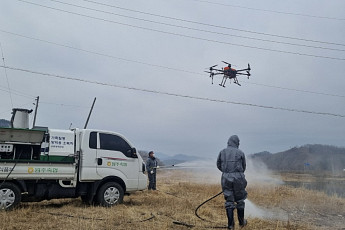 드론 띄우고 700억원 푼다…농협, 설 명절 ‘가축질병 봉쇄전’