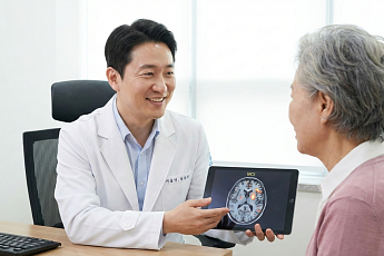 OECD가 지적한 ‘치매 진단 병목’, 한국의 해법은?