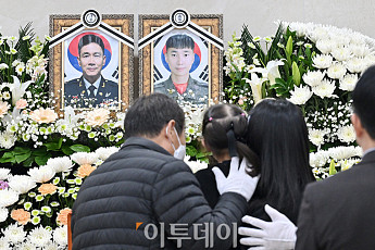 코브라 헬기 추락, 장희성·정상근 준위 영결식 '애도 물결' [포토]