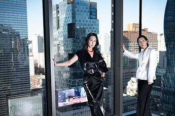 K-컬처 찾는 산레모 가요제, 한국 시니어 모델 무대 올라