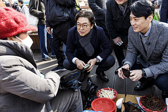 권혁우, 민주당 '적격' 받자마자 수원 전통시장 총출동…한준호·김승원·염태영 총동원