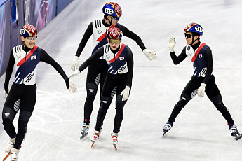 쇼트트랙 남자 대표팀, 5000m 계주 결승 진출⋯21일 새벽 금메달 도전  [2026 동계올림픽]