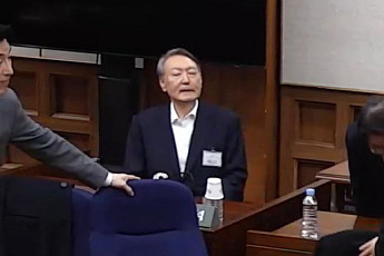 윤석열 '무기수' 첫 저녁은 잡곡밥…1심 무기징역 선고 뒤 구치소 복귀