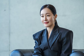 엄지원, 日 여행 중 낙상 사고⋯발목 골절로 수술 