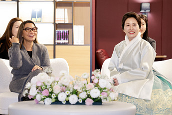 삼바 북 울린 민속박물관…한·브라질 영부인 ‘문화 외교’