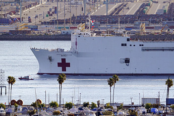 트럼프 “그린란드에 병원선 보낼 것”…현지선 “사양하겠다” 반발