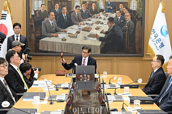 5월 기준금리 '매파적 동결' 한목소리⋯전문가들 