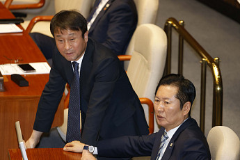 민주당, 국민투표법안서 '허위사실 유포 처벌' 삭제…상정 직전 수정