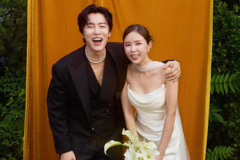'5월 결혼' 신지♥문원, 웨딩화보 드디어 공개⋯팬들 